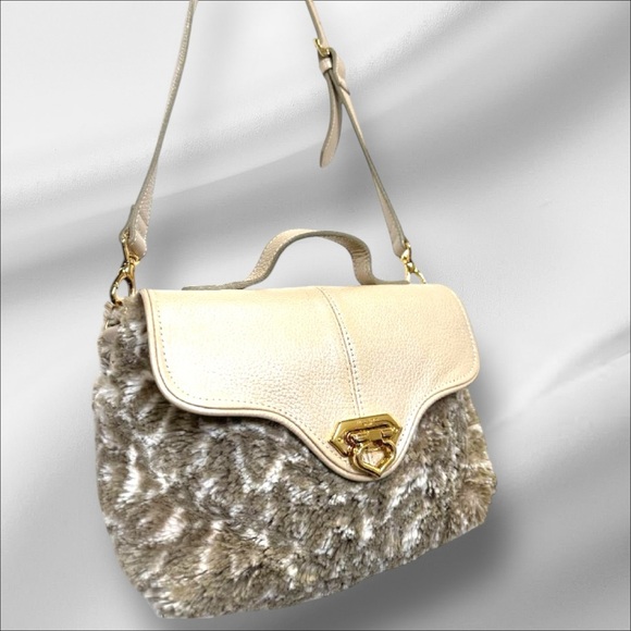 Samantha Thavasa Deluxe Faux Fur & Leather Top Handle Shoulder Bag - Picture 2 of 10